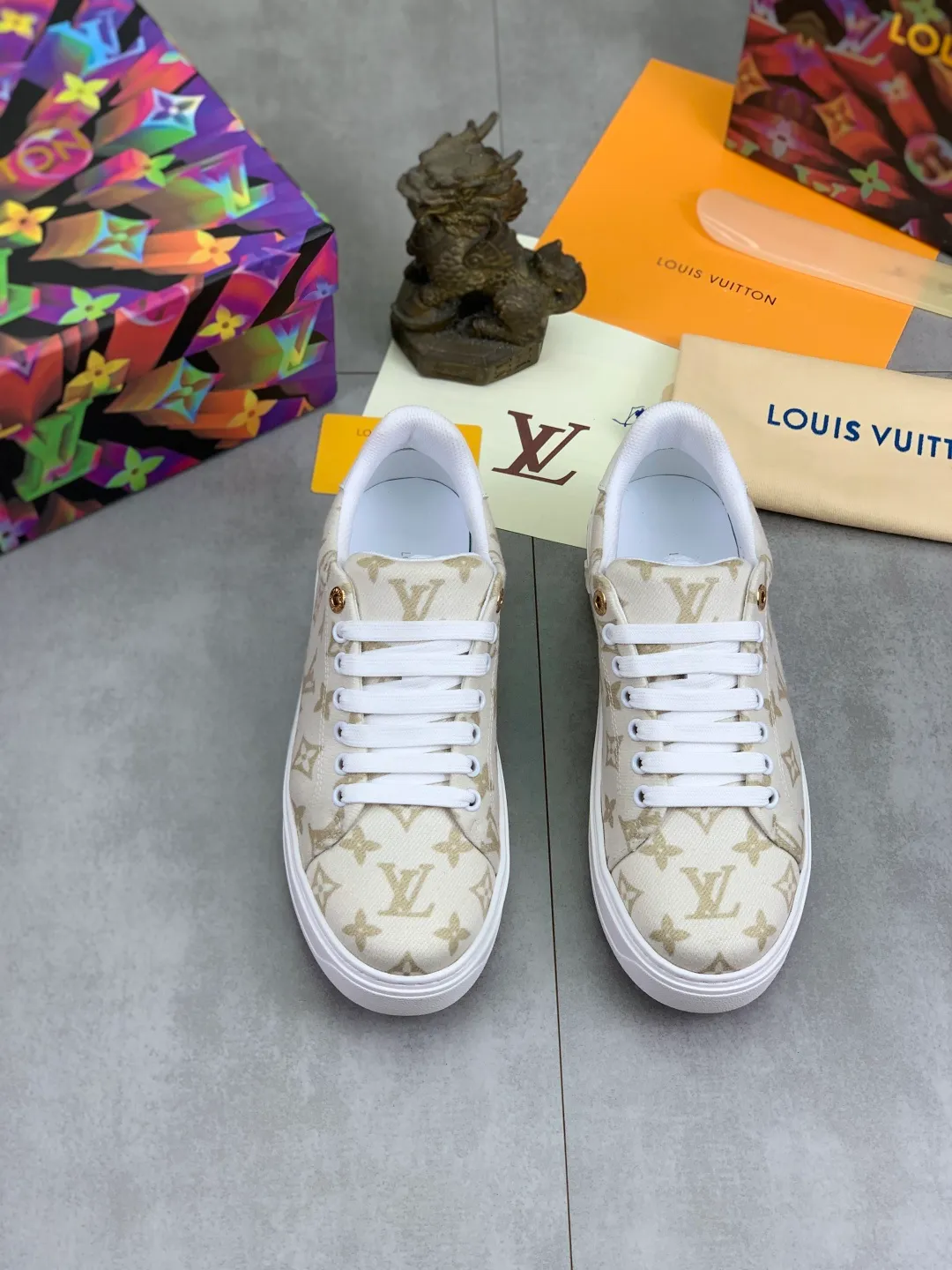 Men's men's shoes💰P520💰[New model]🆘High quality cowhide [Louis Vuitton]LV official website latest model🎁casual and fashionable men's shoes👟hot style💥simple and elegant style, exclusive for trendy men. Unique official website latest brand elements👑original decoration, fashionable and generous, the fabric is made of original denim➕comfortable and breathable mesh lining➕cow leather feet ✅The official website specifies wear-resistant casual outsole, the classic model is taken in real life🎬Color: 6️⃣colors available😍Number of codes: 38-44 Full set of packaging